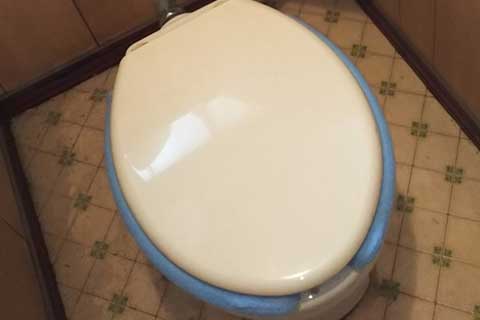 -戸建て住宅の水漏れによる床の修理と1階・2階のトイレリフォーム-