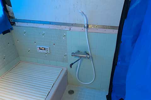 -浴室の水漏れによる土台腐朽の修理とユニットバスへ入れ替えリフォーム-