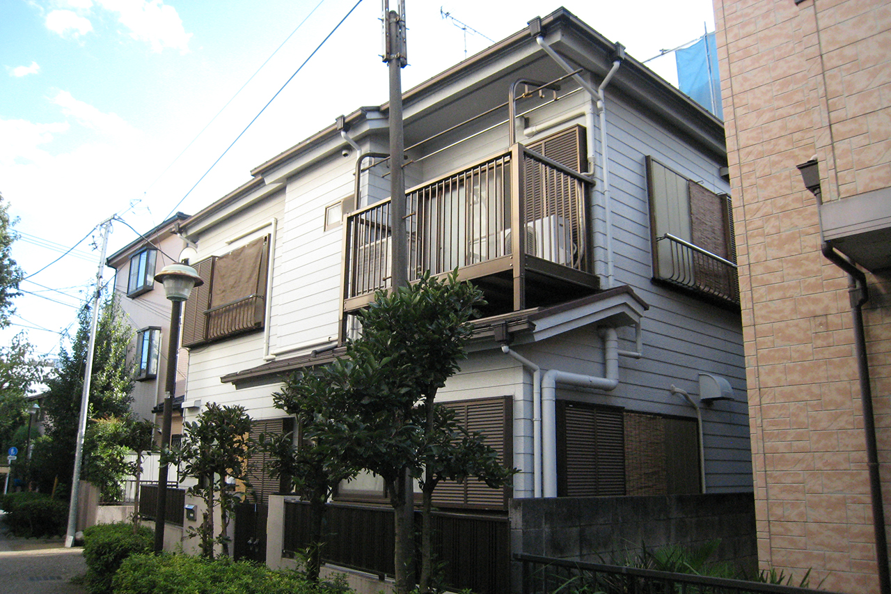 -長寿命塗料でのサイディング外壁の塗装と重ね葺きによる屋根リフォーム-