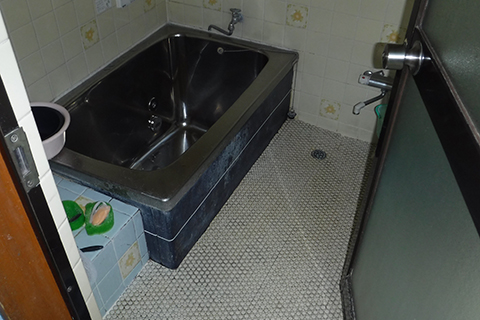 -築古の木造住宅に耐震と窓断熱を施し収納の多い和モダンな家にリフォーム-