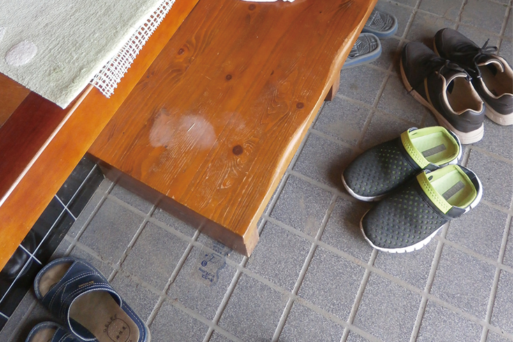 玄関の出入りが安全になる敷台の造作リフォームi150601_03.jpg