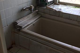 -窓断熱と高断熱浴槽のユニットバスで暖かいお風呂への浴室リフォーム-