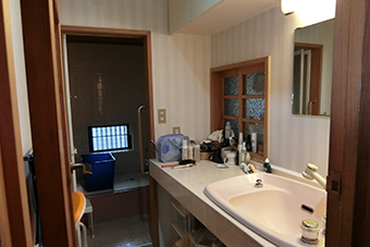 -介護保険を利用した車椅子にも対応した洗面・浴室バリアフリーリフォーム-