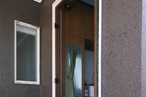 -カバー工法で半日で終わる玄関ドア交換リフォーム-