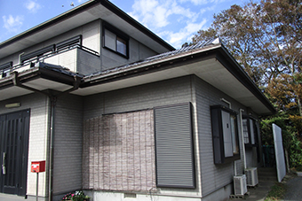 -高耐候・長寿命塗料での外壁塗装リフォームで新築の様な外観の家に-