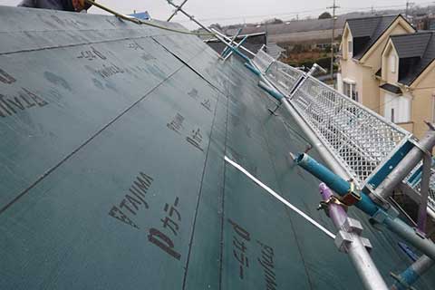 -台風被害からの屋根の復旧-併せて外壁塗装も行い色味にもこだわりました-