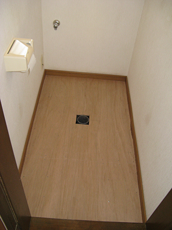 水回りの湿気で弱った床をリフォームしました n201304_05.jpg