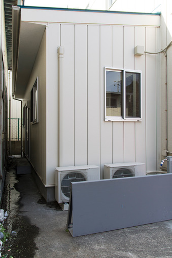 h1403_13.jpg