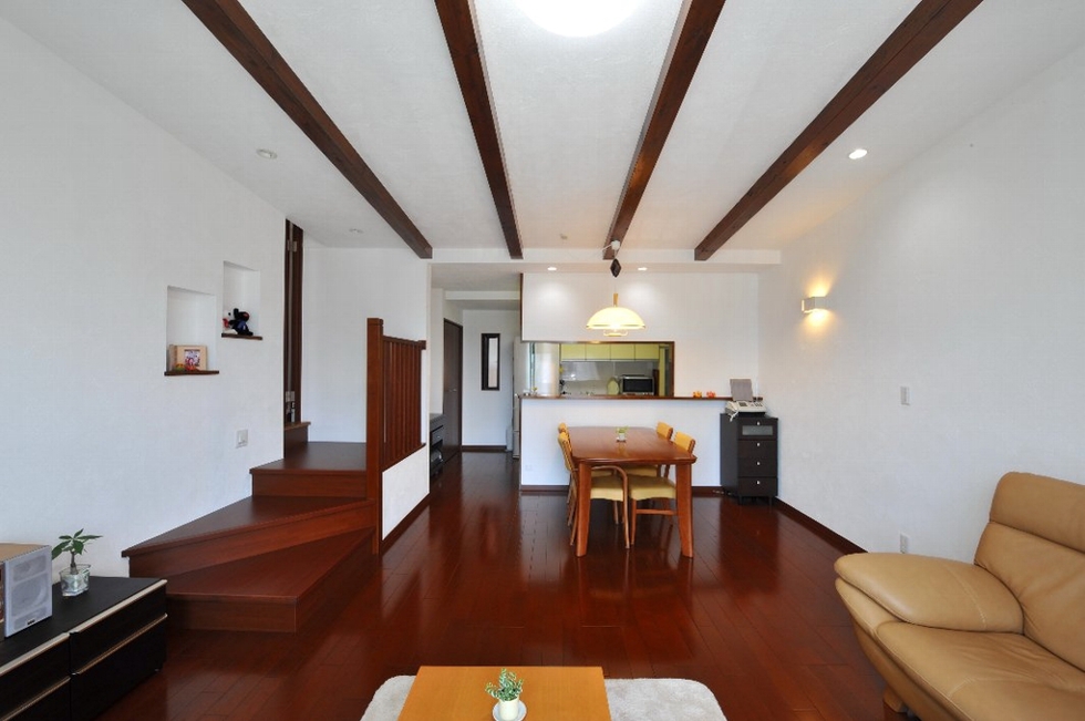 千葉県 T様 間取り変更とデザインリフォームで対面キッチンのLDKを造った鉄骨戸建住宅