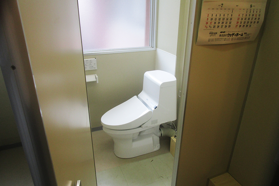 -社員寮の託児所にトイレをリフォームで増設しました-