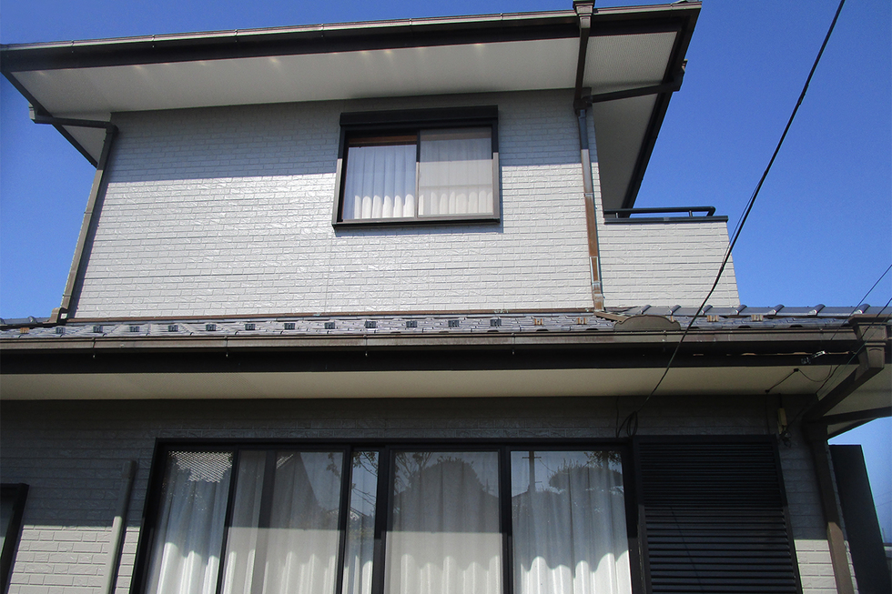 -高耐候・長寿命塗料での外壁塗装リフォームで新築の様な外観の家に-