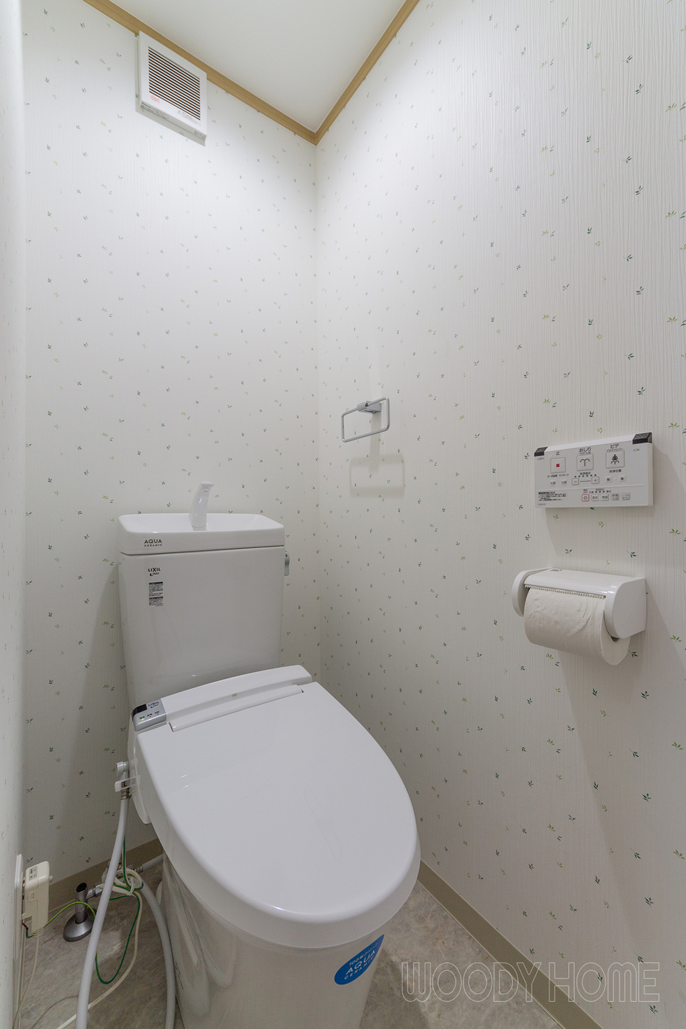 -トイレ 木造3階建ての家をライフスタイルにあわせて二世帯住宅にリノベーション-