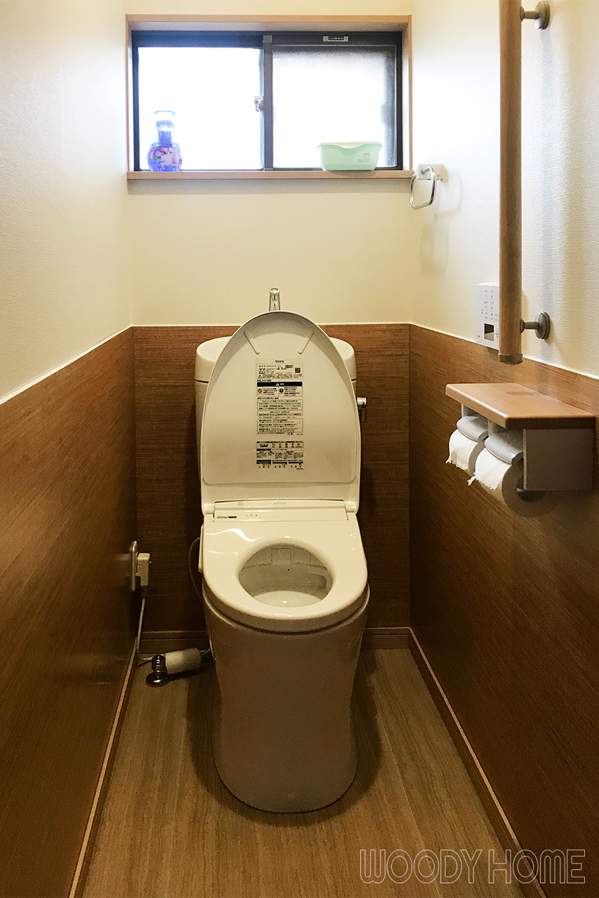 -トイレ 掃除が楽で除菌効果のある衛生的な便器でのトイレリフォーム-