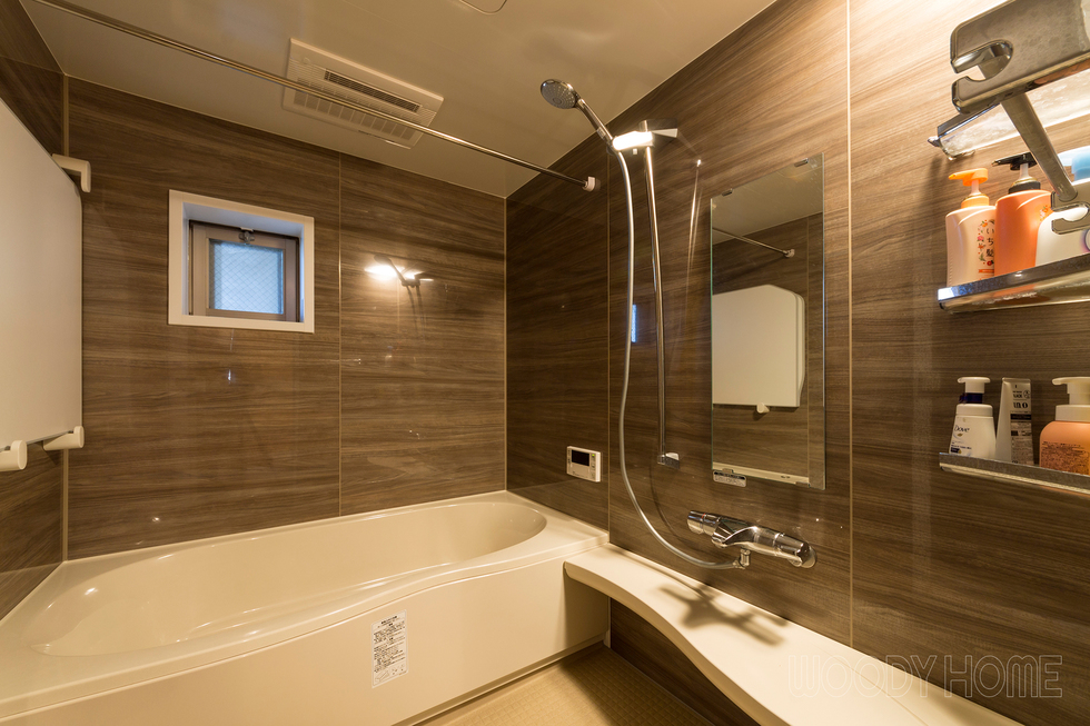 -浴室 浦安市 
壁紙やフローリングも・インテリアに拘る中古マンションデザインリフォーム-