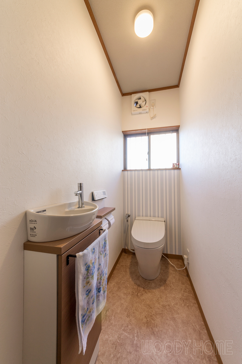 -トイレ 築古の木造住宅に耐震と窓断熱を施し収納の多い和モダンな家にリフォーム-