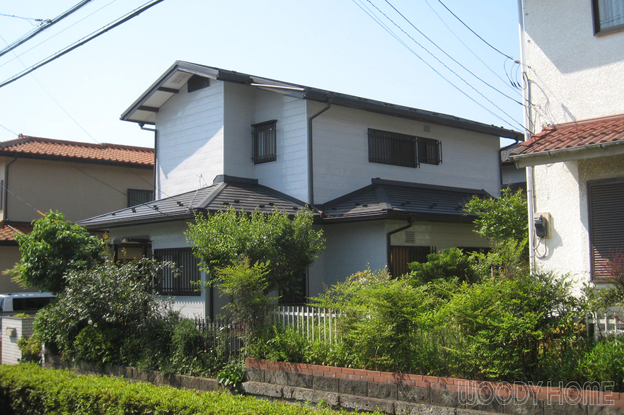 -外壁 四街道市 リフォームでガルバリウム屋根に葺き替え高耐久塗料で外壁塗装した家-