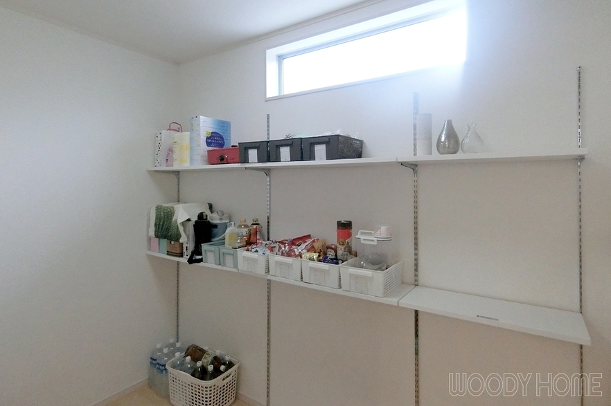 -その他  建売の新築住宅にウッドデッキと窓にシャッターを後付けしてカスタマイズ-