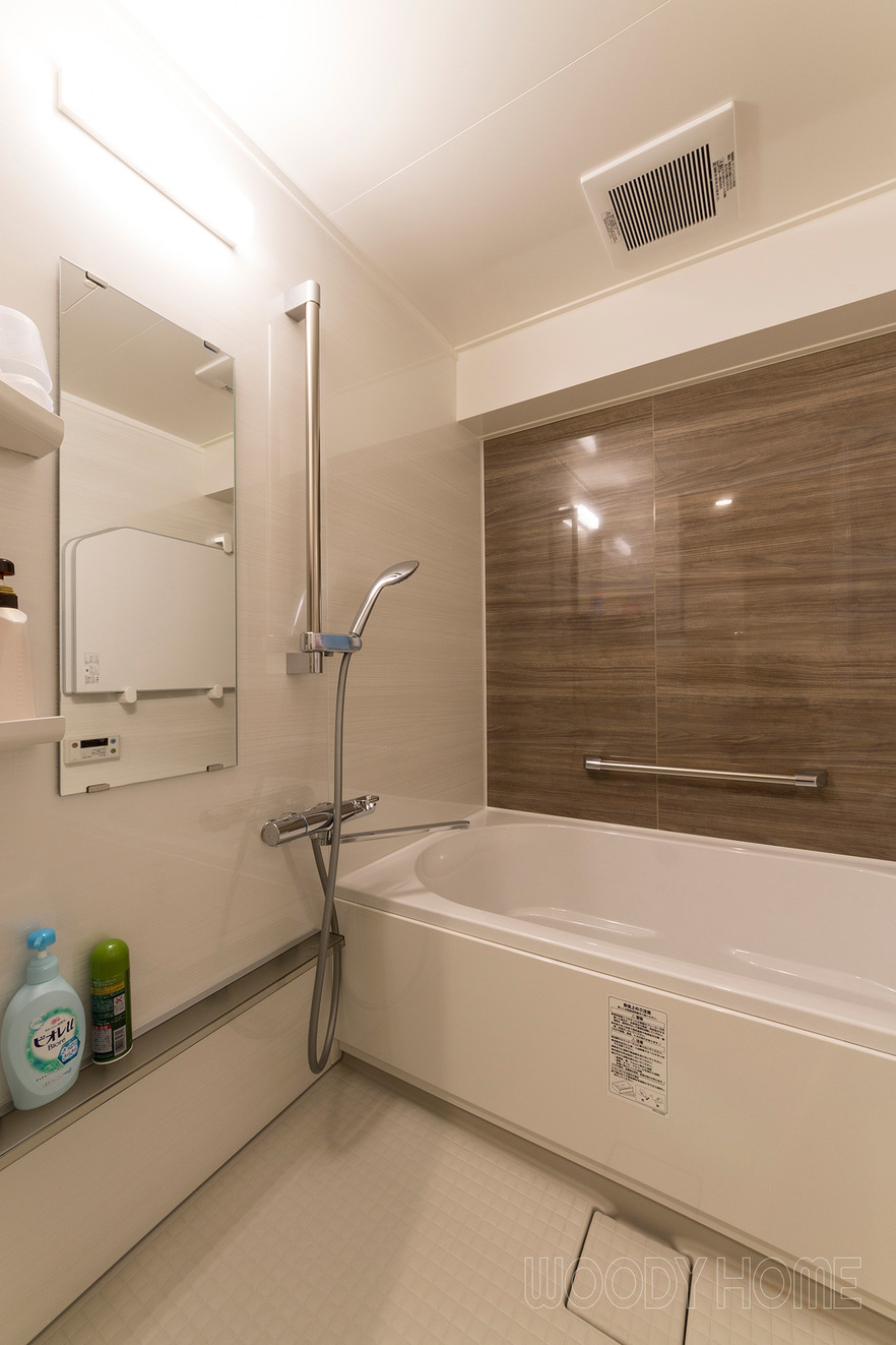 -浴室  ゆったりした間取りとシックなインテリアのマンションリフォーム-