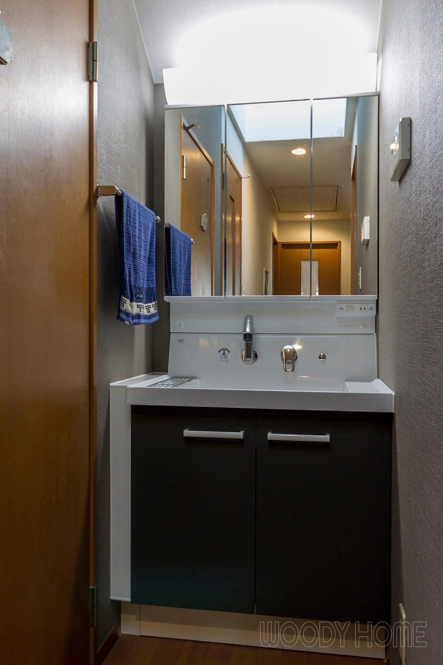 -洗面化粧台  カフェのトイレをイメージしたお洒落なトイレと洗面化粧台リフォーム-
