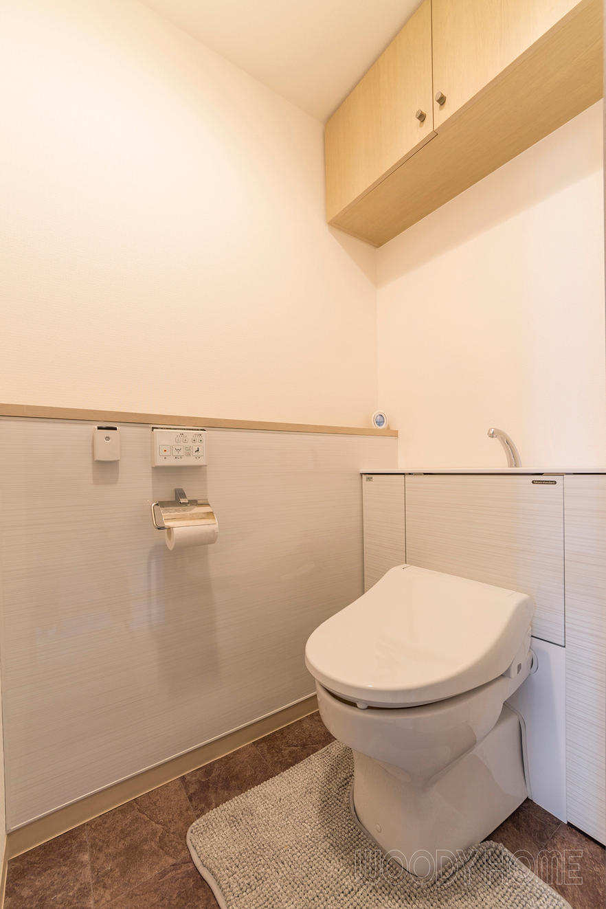 -トイレ  中古マンション購入×間取り変更でライフスタイルに合った家にリフォーム-