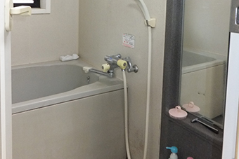 -木造3階建ての家をライフスタイルにあわせて二世帯住宅にリノベーション-