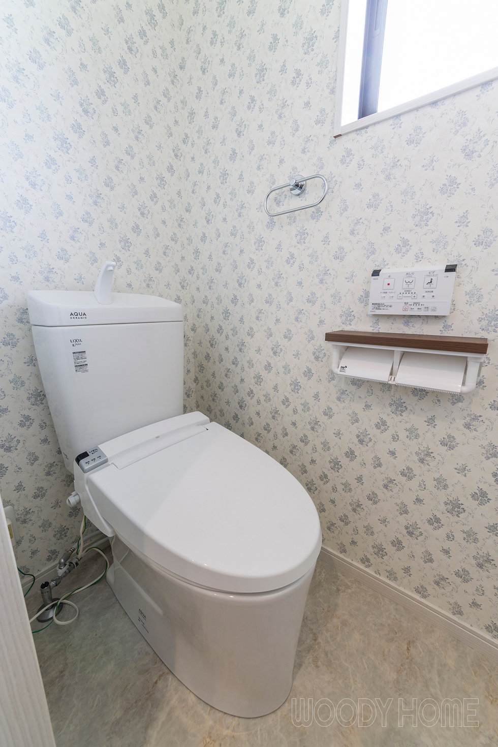 シンプルなトイレルーム