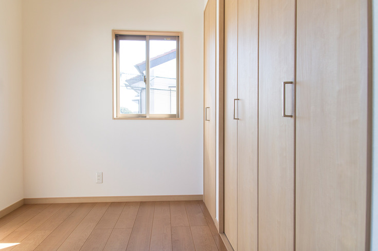 将来的に子供部屋とするために収納を多く設置