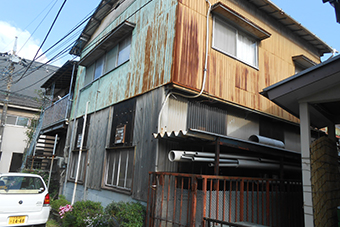 昔のトタン外壁 リフォーム前